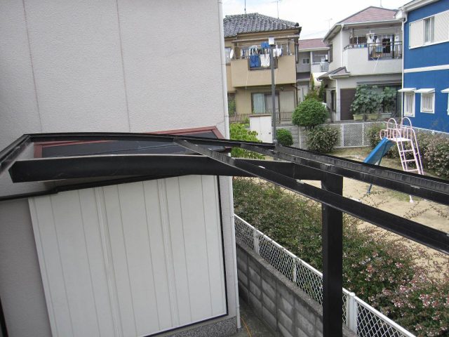 播磨町で雹害で破損したカーポートの支柱